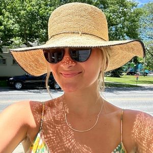 Meet your Posher, Hannah